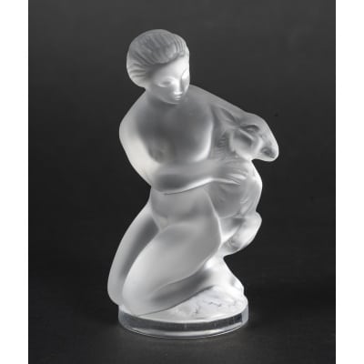 Lalique – Figurine en cristal satiné “Diane et le Faon”, Art Déco, 1949, XXe siècle