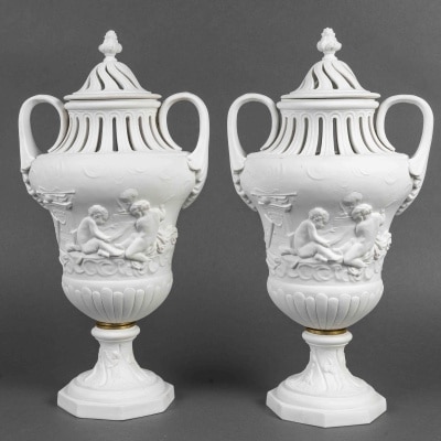 Une Paire De Vases En Biscuit De Sévres, Fin XIXème Siècle
