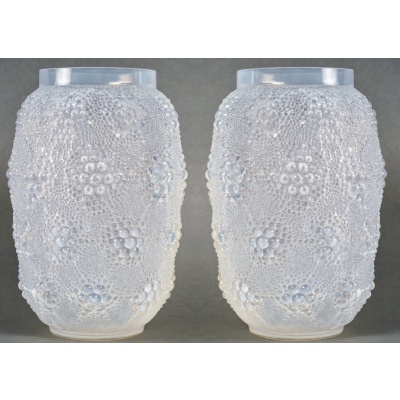 Paire de Vases "Davos" verre opalescent de René LALIQUE