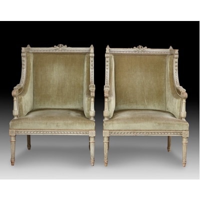 Une paire de grandes bergères de style Louis XVI, fin XIXème siècle