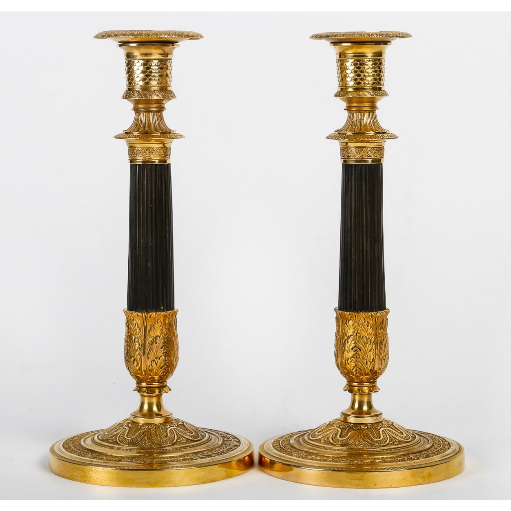 Paire de Bougeoirs d’époque Empire en Bronze Patiné et Doré montés en lampes vers 1810 4