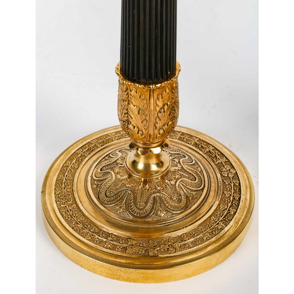 Paire de Bougeoirs d’époque Empire en Bronze Patiné et Doré montés en lampes vers 1810 8