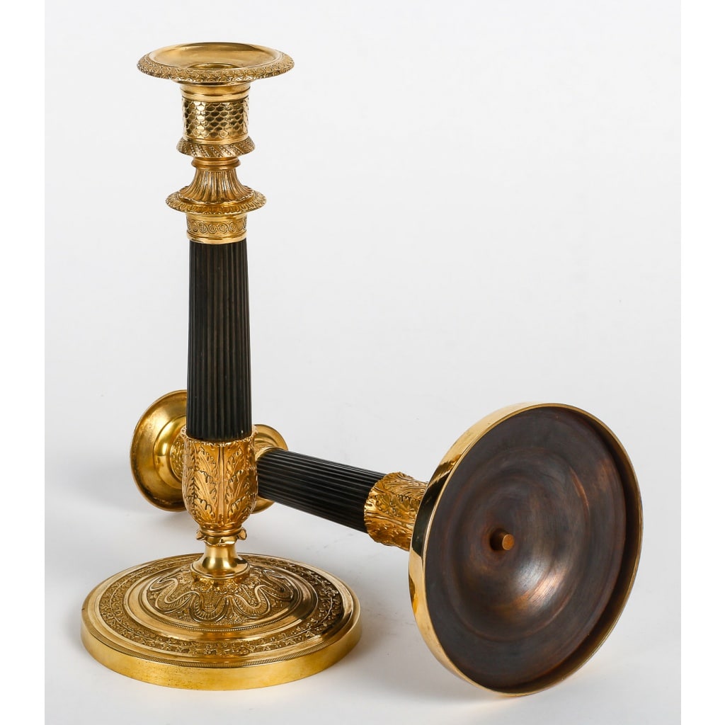 Paire de Bougeoirs d’époque Empire en Bronze Patiné et Doré montés en lampes vers 1810 11