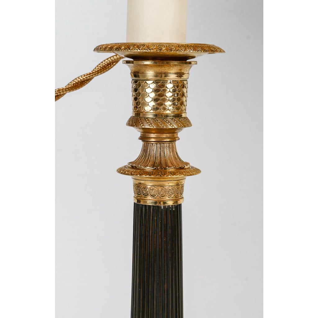 Paire de Bougeoirs d’époque Empire en Bronze Patiné et Doré montés en lampes vers 1810 6