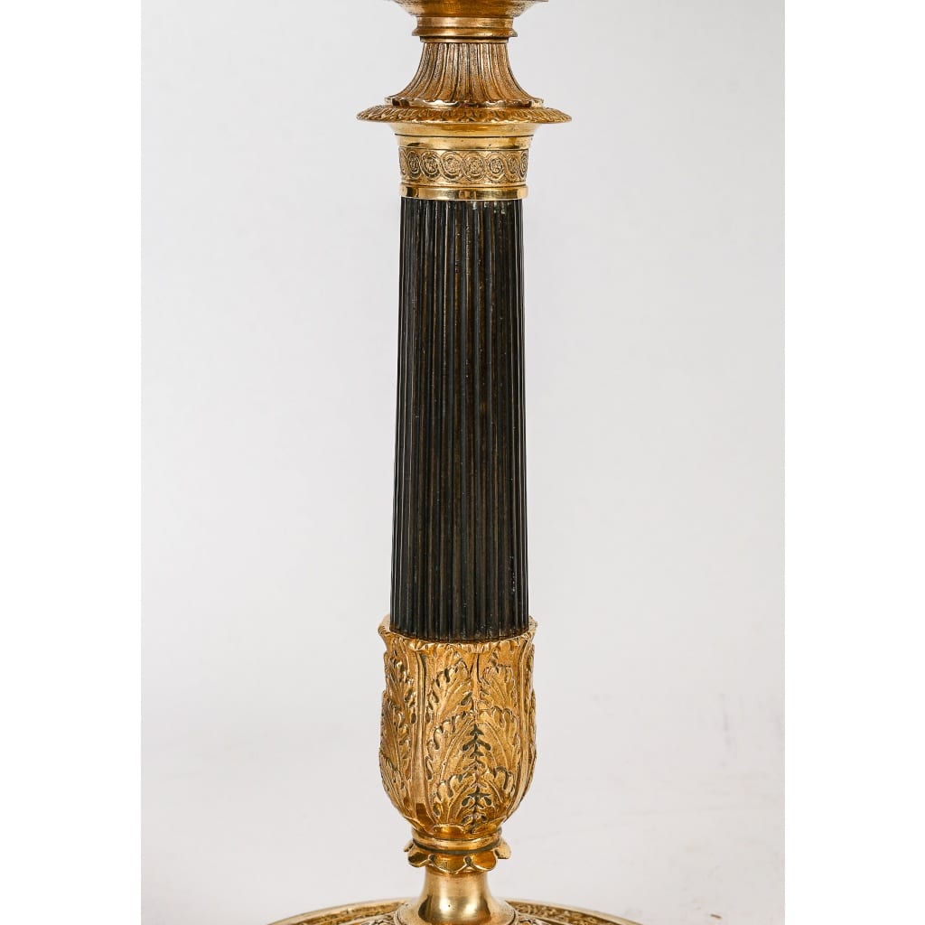 Paire de Bougeoirs d’époque Empire en Bronze Patiné et Doré montés en lampes vers 1810 7