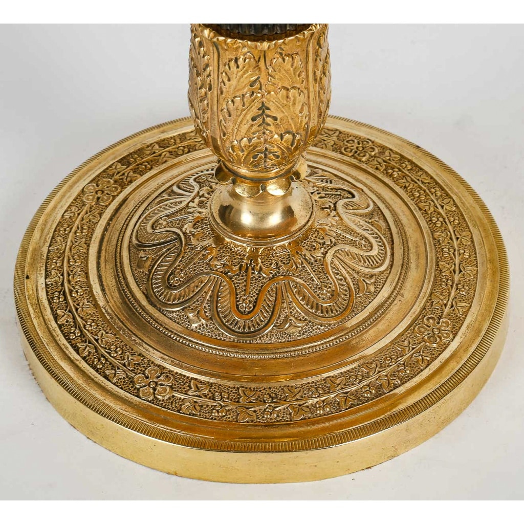 Paire de Bougeoirs d’époque Empire en Bronze Patiné et Doré montés en lampes vers 1810 9