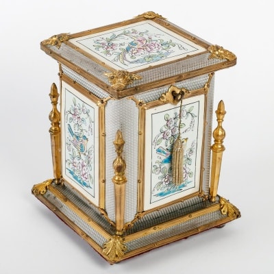 Un Coffret à Bijoux En émail Fin XIXème Siècle