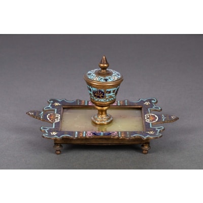 Un encrier en bronze doré de style et époque Napoleon III, fin XIXème siècle