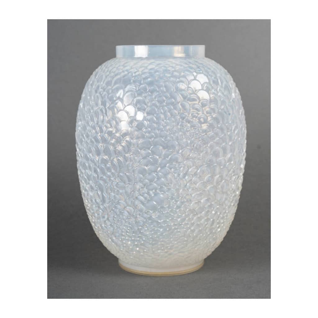 Rene Lalique -Vase ‘Ecailles’ Verre Opalescent 4