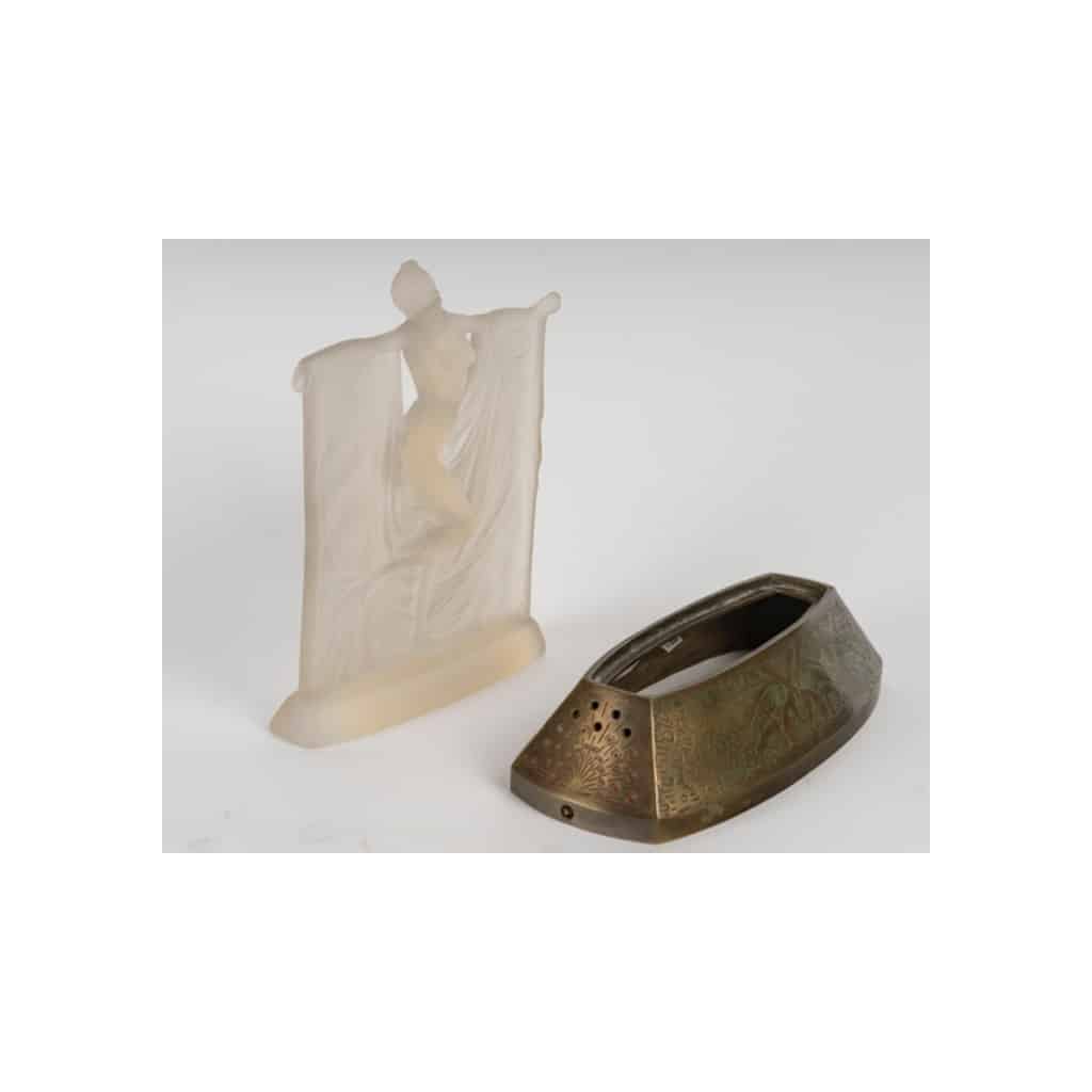 1925 René Lalique – Statuette « Suzanne » verre opalescent 10