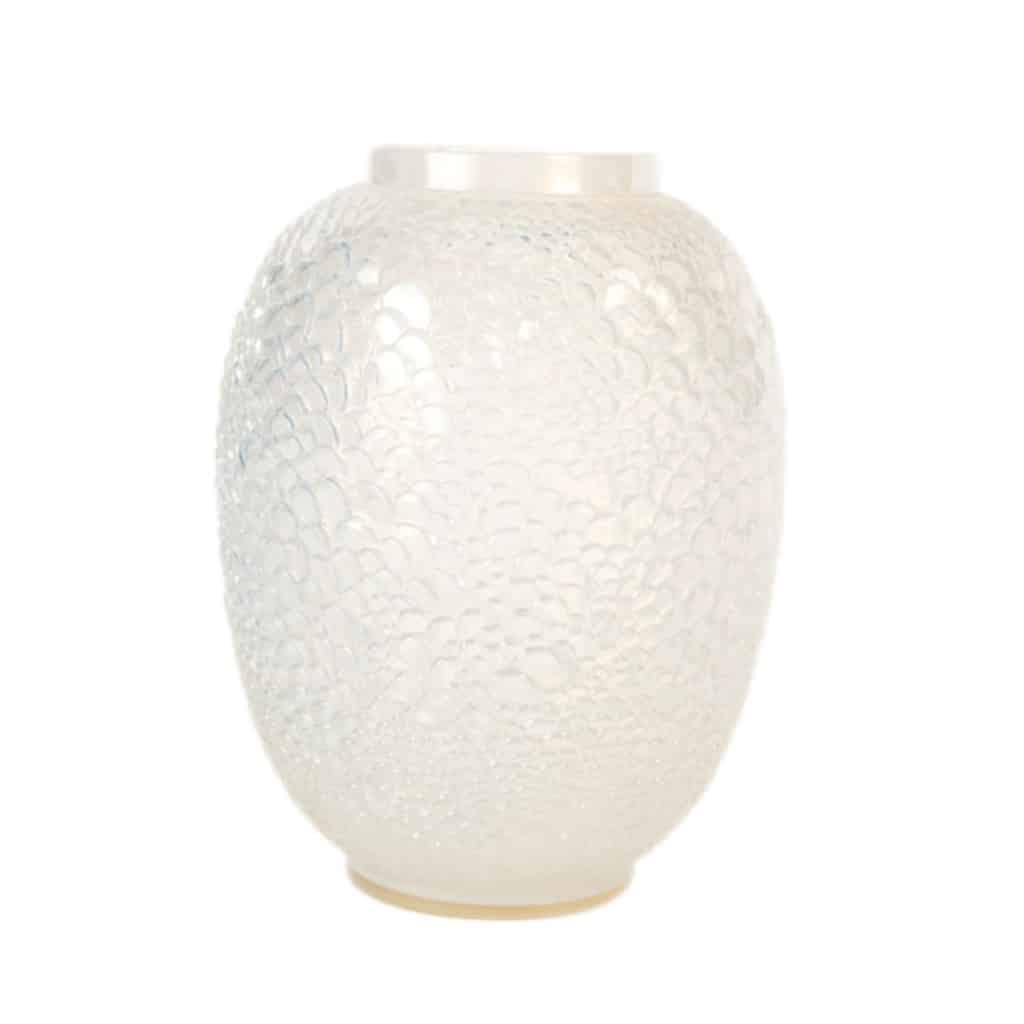 Rene Lalique -Vase ‘Ecailles’ Verre Opalescent 2