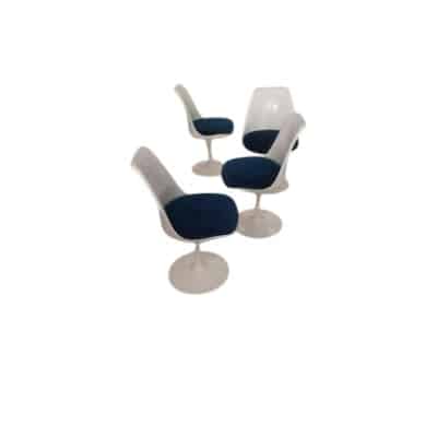 Eero SAARINEN (1910-1961) & KNOLL INTERNATIONAL (éditeur) 4 chaises pivotantes