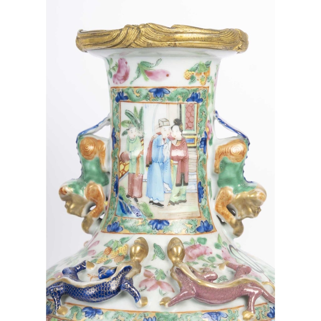 Paire de vases Canton pouvant former lampes , XIXème siècle. 7
