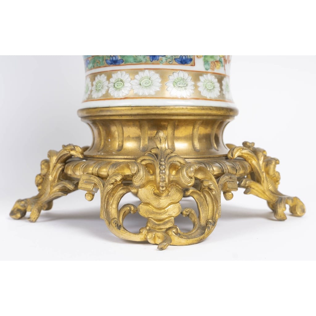 Paire de vases Canton pouvant former lampes , XIXème siècle. 3
