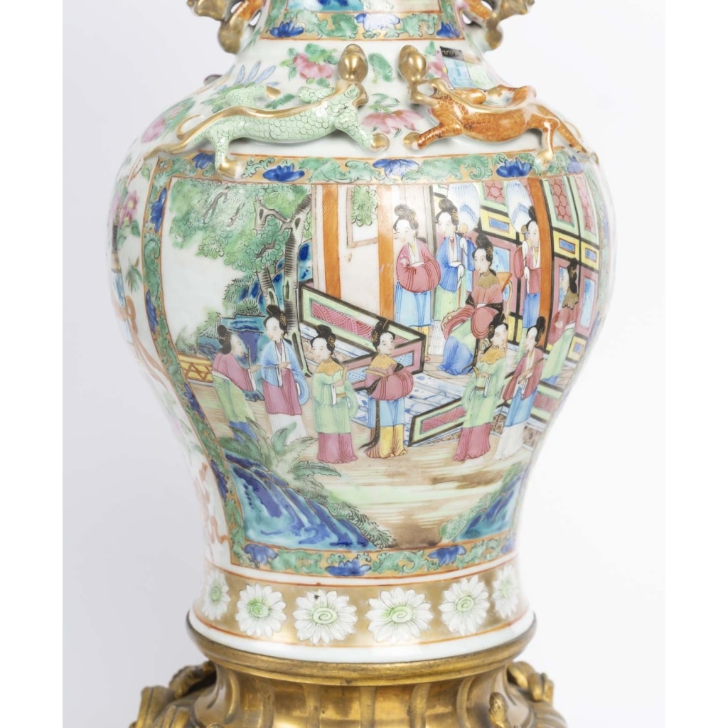 Paire de vases Canton pouvant former lampes , XIXème siècle. 9