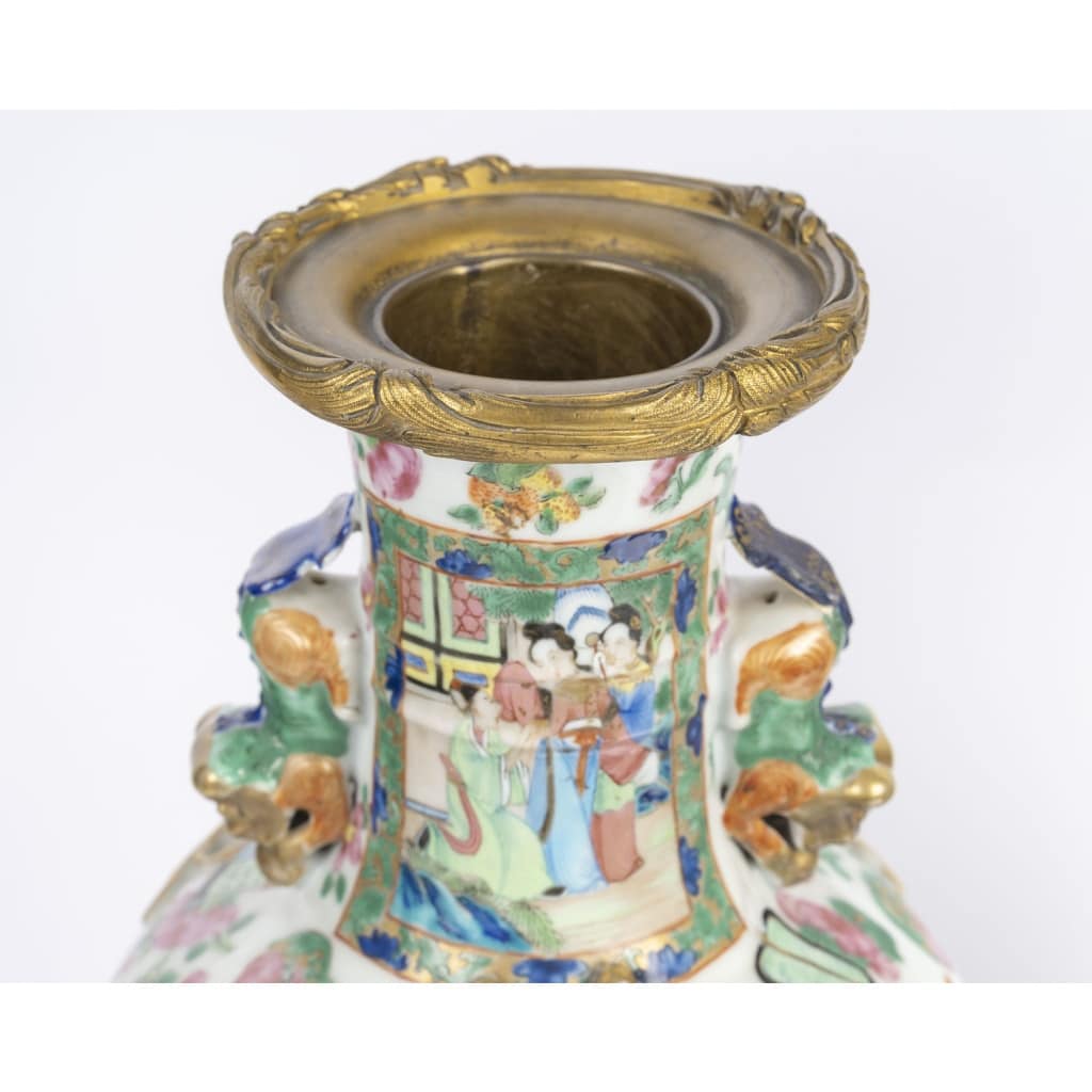 Paire de vases Canton pouvant former lampes , XIXème siècle. 12