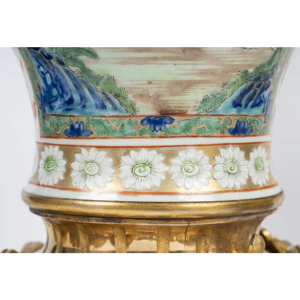 Paire de vases Canton pouvant former lampes , XIXème siècle. 13