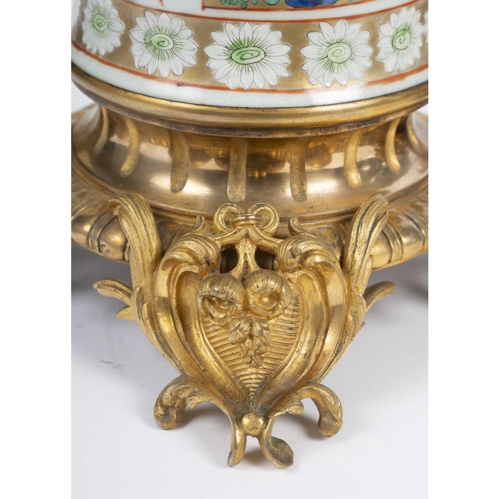 Paire de vases Canton pouvant former lampes , XIXème siècle. 14