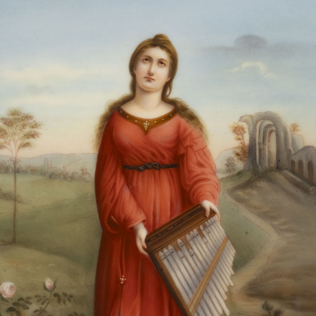 Élégante plaque en porcelaine représentant Sainte-Cécile, encadrée dans un riche cadre doré orné de rinceaux et d’un nœud rubané, Fin du 19 ème siècle. 3