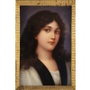 Superbe plaque en porcelaine représentant une jeune femme en buste et son cadre ajouré en bois doré, Fin du 19ème siècle. 9