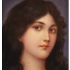Superbe plaque en porcelaine représentant une jeune femme en buste et son cadre ajouré en bois doré, Fin du 19ème siècle. 10