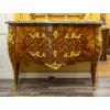 Gilles Joubert et Roger Vandercruse dit Lacroix – Commode sauteuse en marqueterie et bronze au C couronné, vers 1755 22