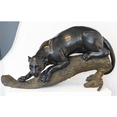 Sculpture Monumentale en Bronze – Panthère à Patine Noire sur Branche, Commande Unique Début XX 3