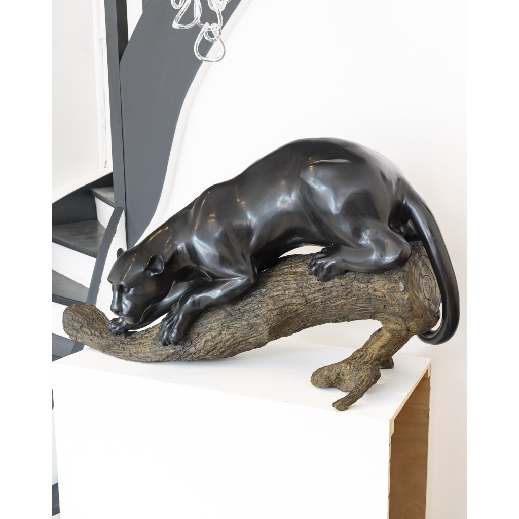 Sculpture Monumentale en Bronze – Panthère à Patine Noire sur Branche, Commande Unique Début XX 9