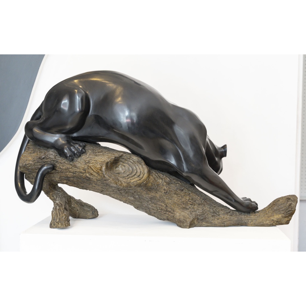 Sculpture Monumentale en Bronze – Panthère à Patine Noire sur Branche, Commande Unique Début XX 13