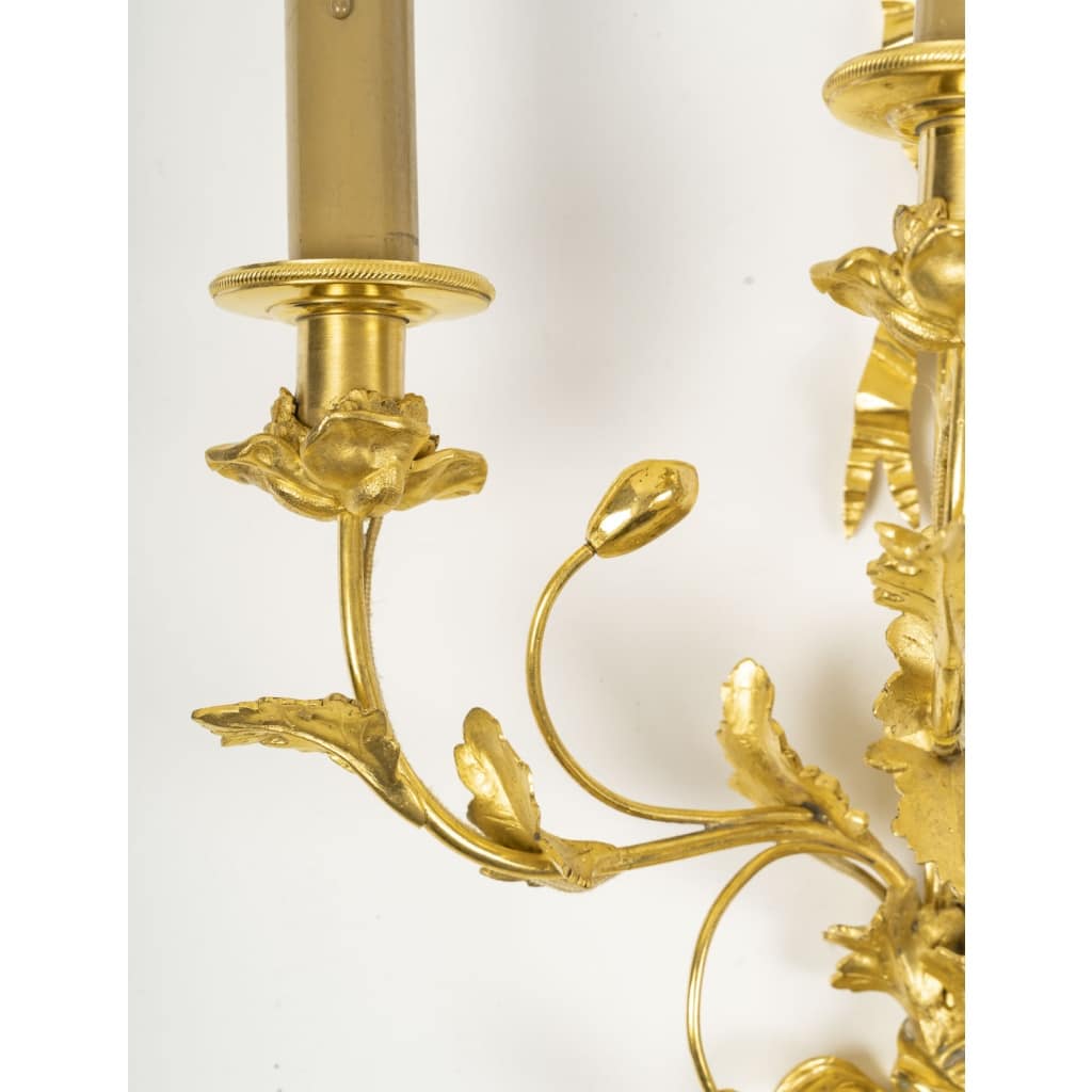 Paire d’appliques en bronze doré de style Louis XVI. Epoque Napoléon III (1848-1870). 3