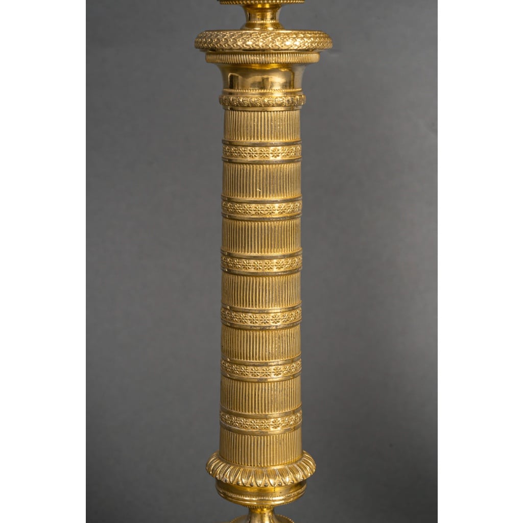 Paire de Bougeoirs d’époque Empire en Bronze ciselé Doré montés en lampes vers 1810 6