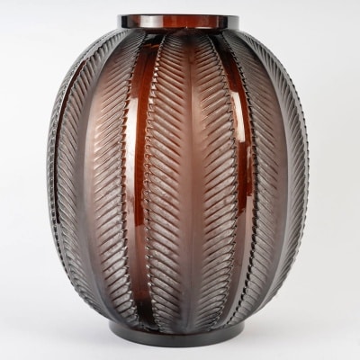 Vase "Biskra" verre rouge ambré patiné blanc de René LALIQUE