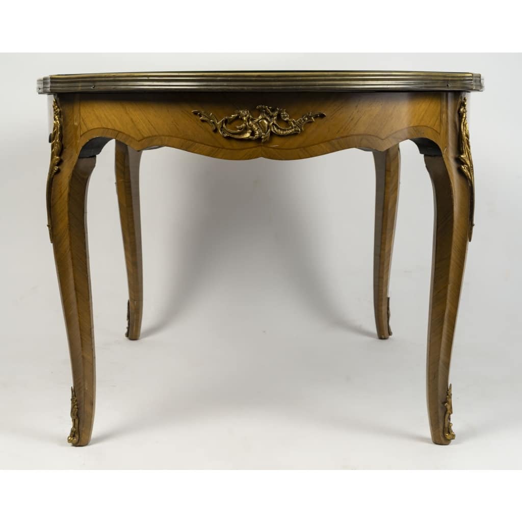 Table basse ovale en marqueterie florale sous verre 3