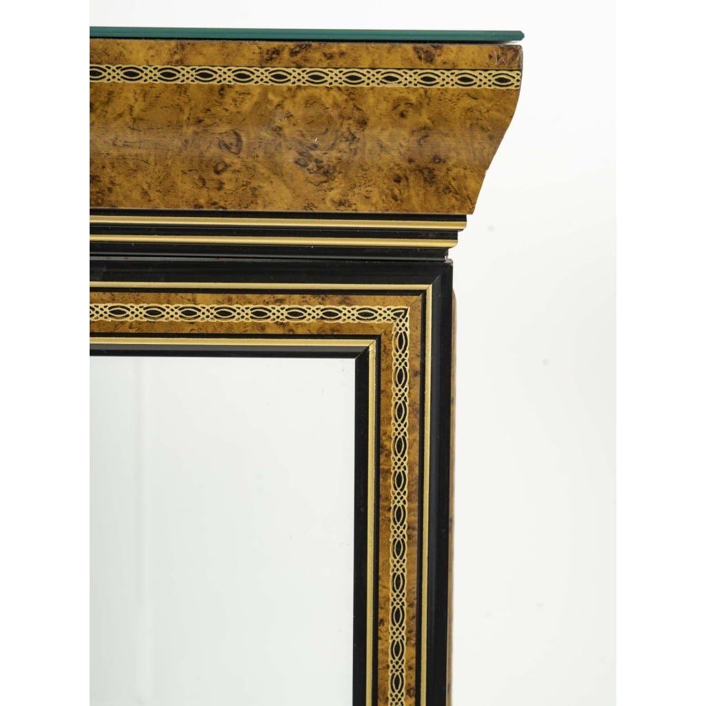 Colonne vitrine 4