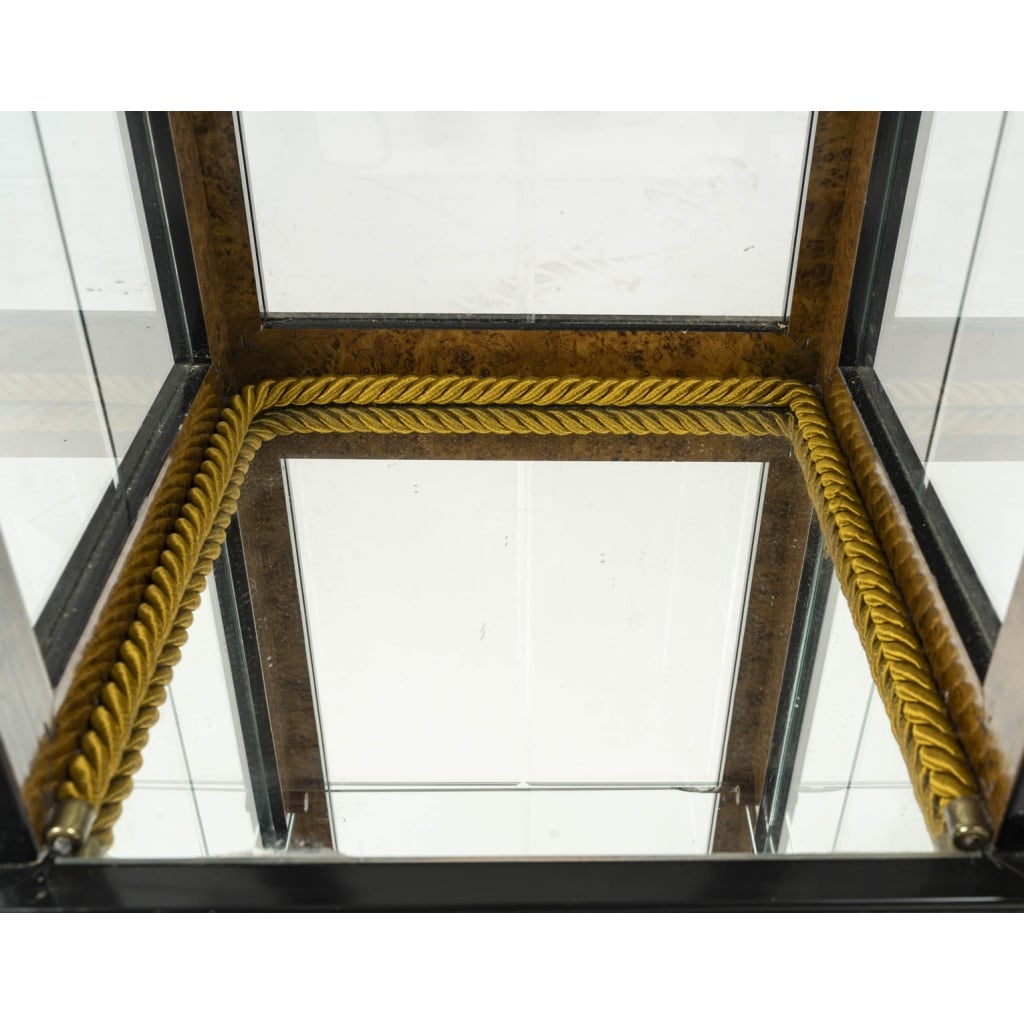 Colonne vitrine 6