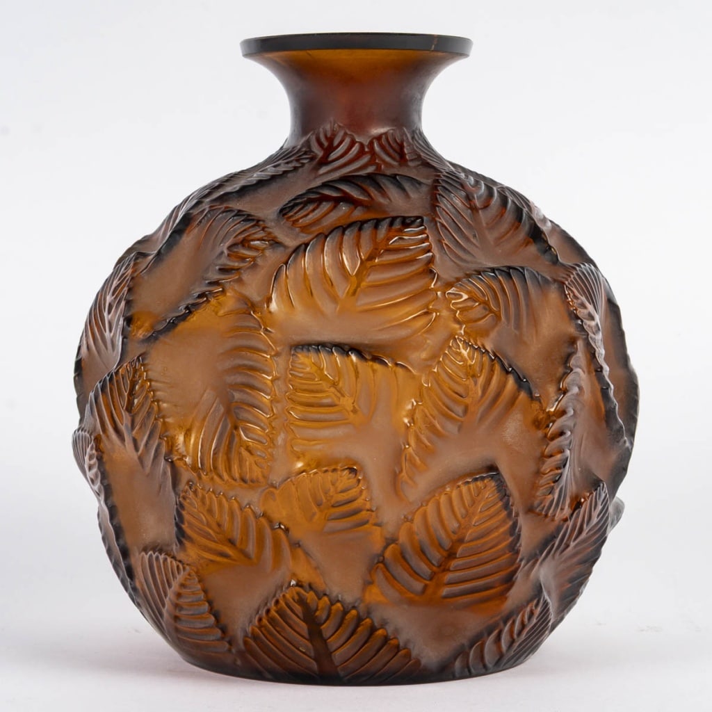 Vase « Ormeaux » verre ambre de René LALIQUE 2