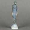 Statuette « Moyenne Voilée » verre opalescent patiné bleu de René LALIQUE 10