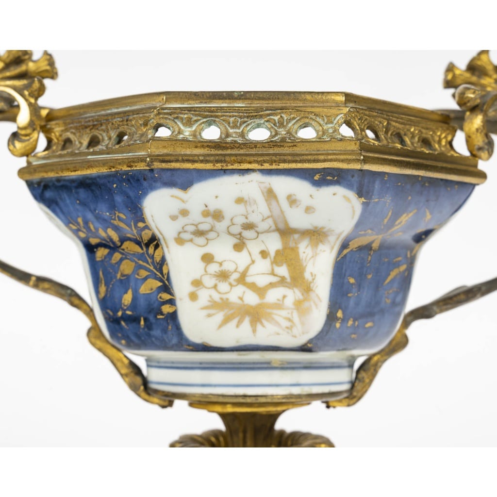 Coupe en porcelaine de Chine du 18ème siècle, monture en bronze doré 10