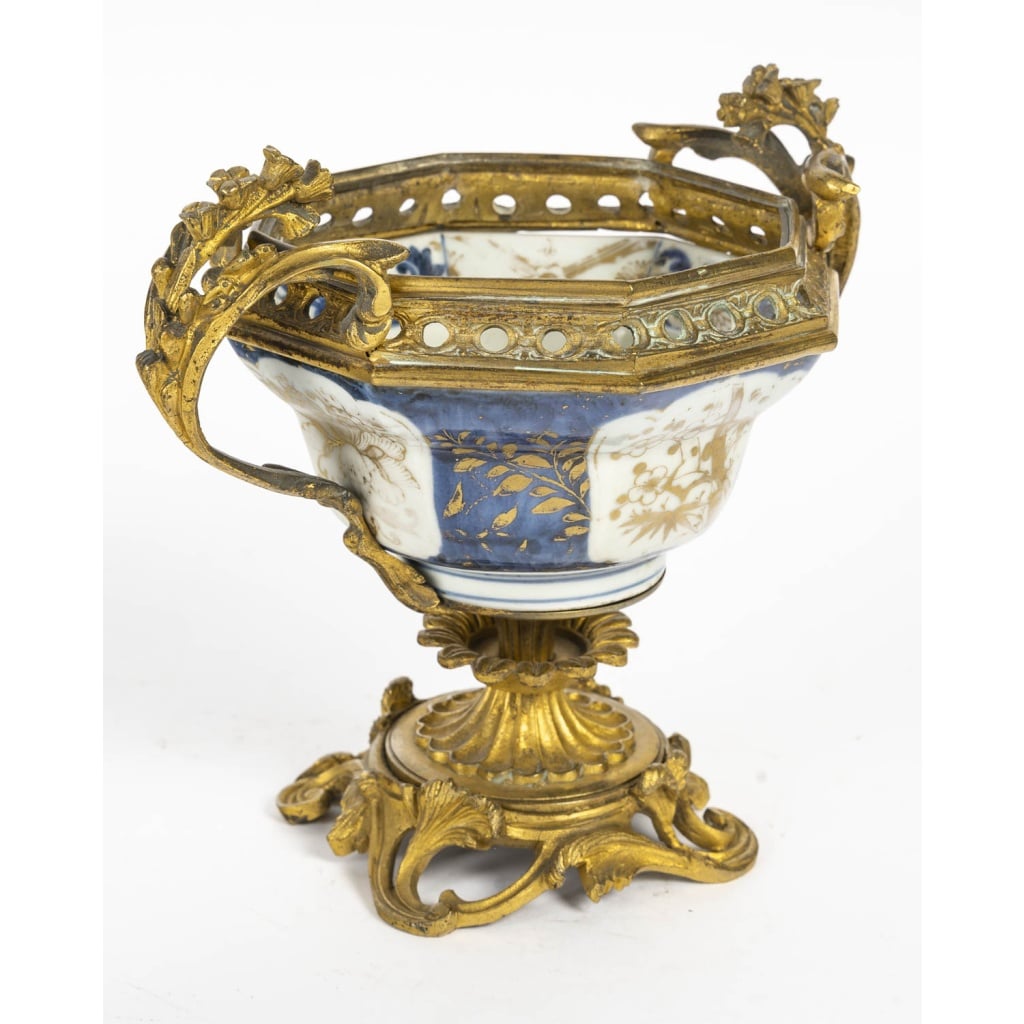 Coupe en porcelaine de Chine du 18ème siècle, monture en bronze doré 11