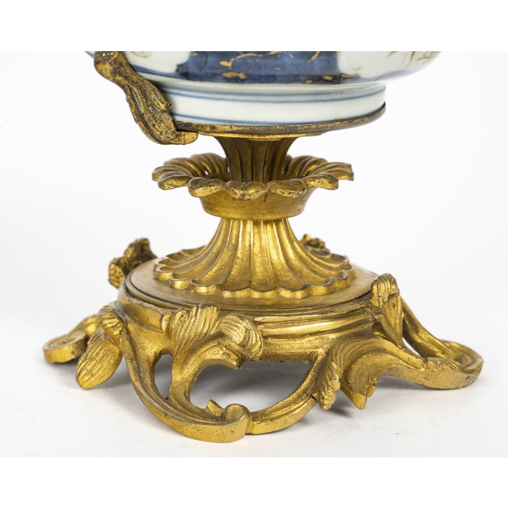 Coupe en porcelaine de Chine du 18ème siècle, monture en bronze doré 9