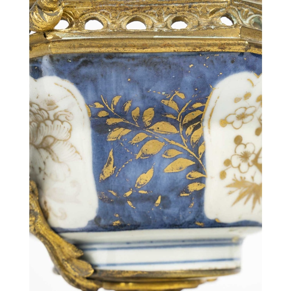 Coupe en porcelaine de Chine du 18ème siècle, monture en bronze doré 5