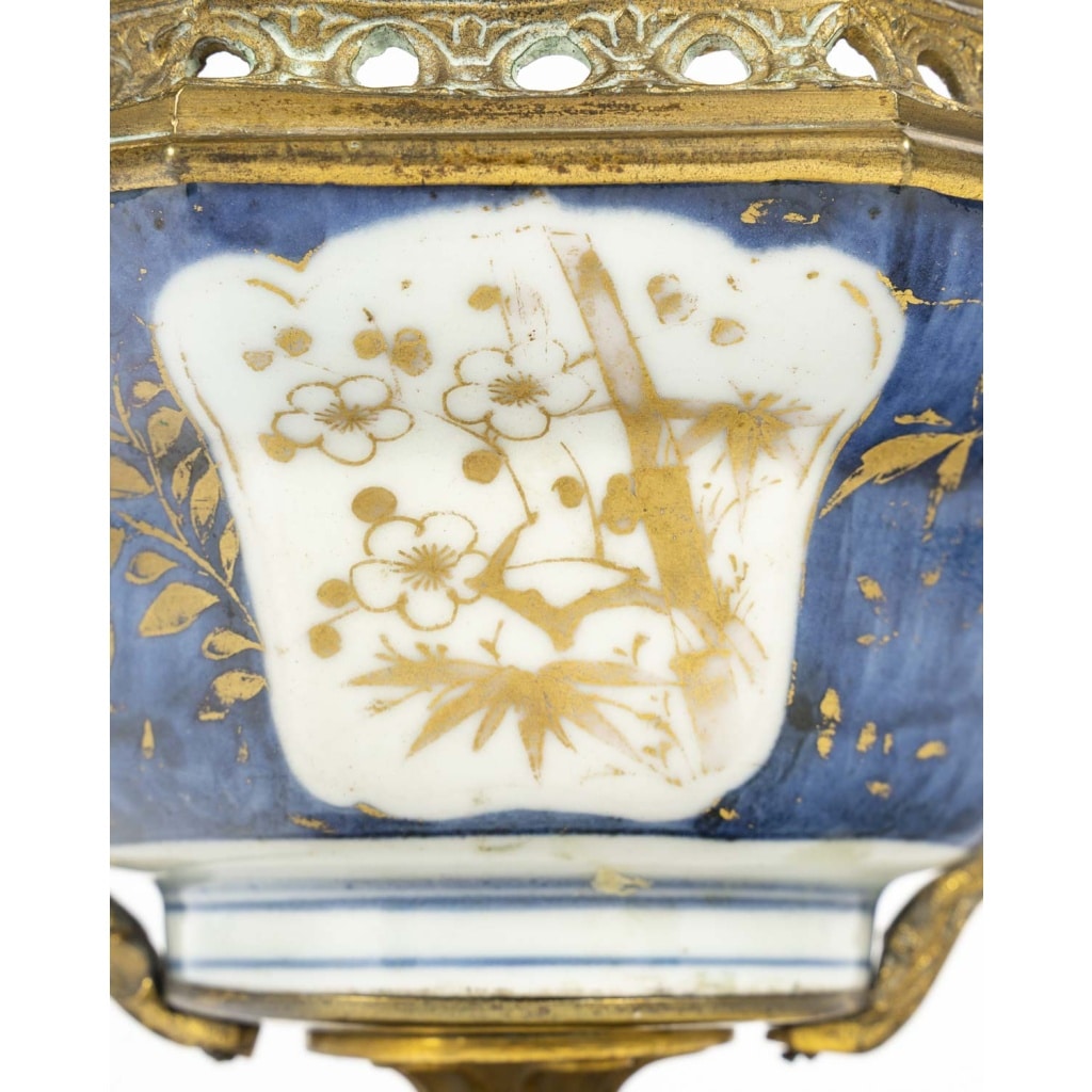 Coupe en porcelaine de Chine du 18ème siècle, monture en bronze doré 6