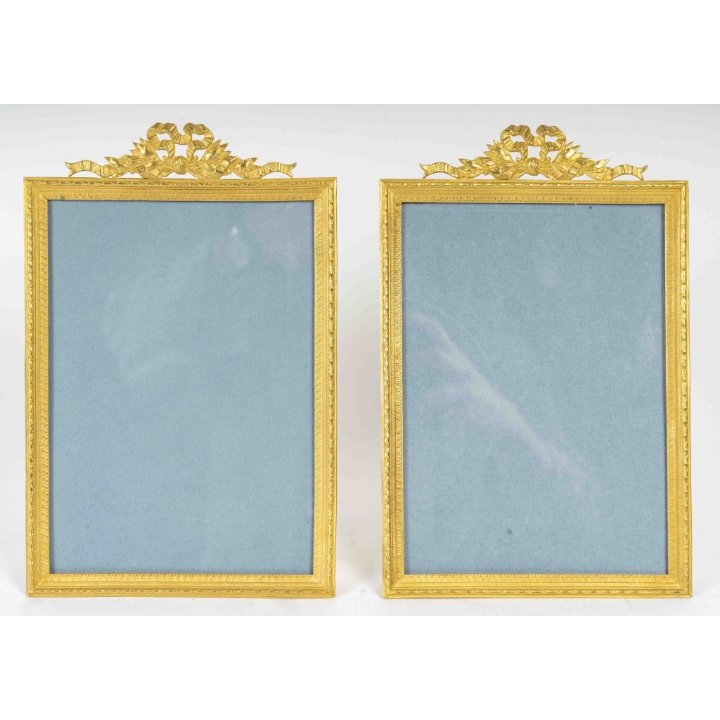 Une paire de cadre photos de style louis XVI, fin XIXème siècle 8