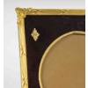 Un cadre photo en bronze doré de style louis XVI, fin XIXème siècle 11