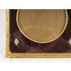 Un cadre photo en bronze doré de style louis XVI, fin XIXème siècle 10