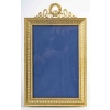 Un cadre photo en bronze doré de style louis XVI, fin XIXème siècle 17