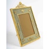 Un cadre photo en bronze doré de style louis XVI, fin XIXème siècle 13