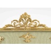 Un cadre photo en bronze doré de style louis XVI, fin XIXème siècle 19