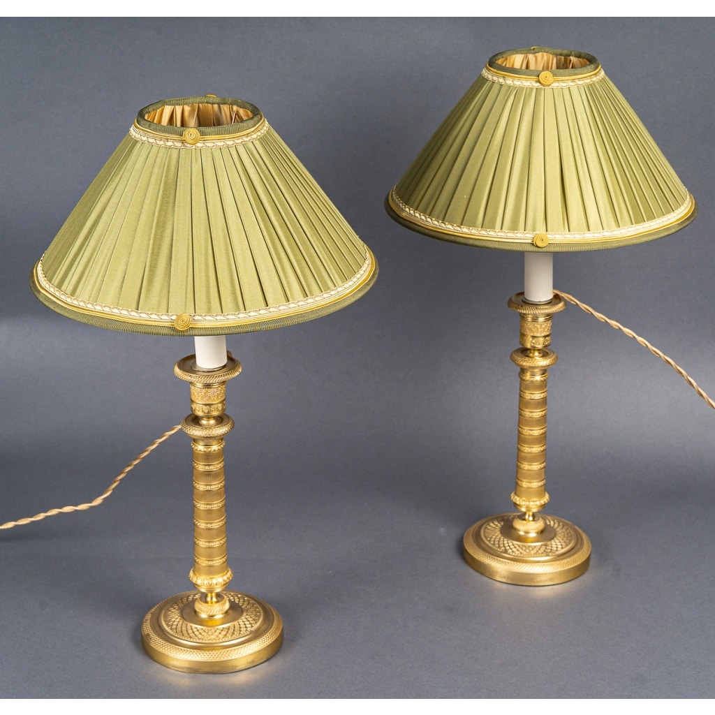 Paire de Bougeoirs d’époque Empire en Bronze ciselé Doré montés en lampes vers 1810 9