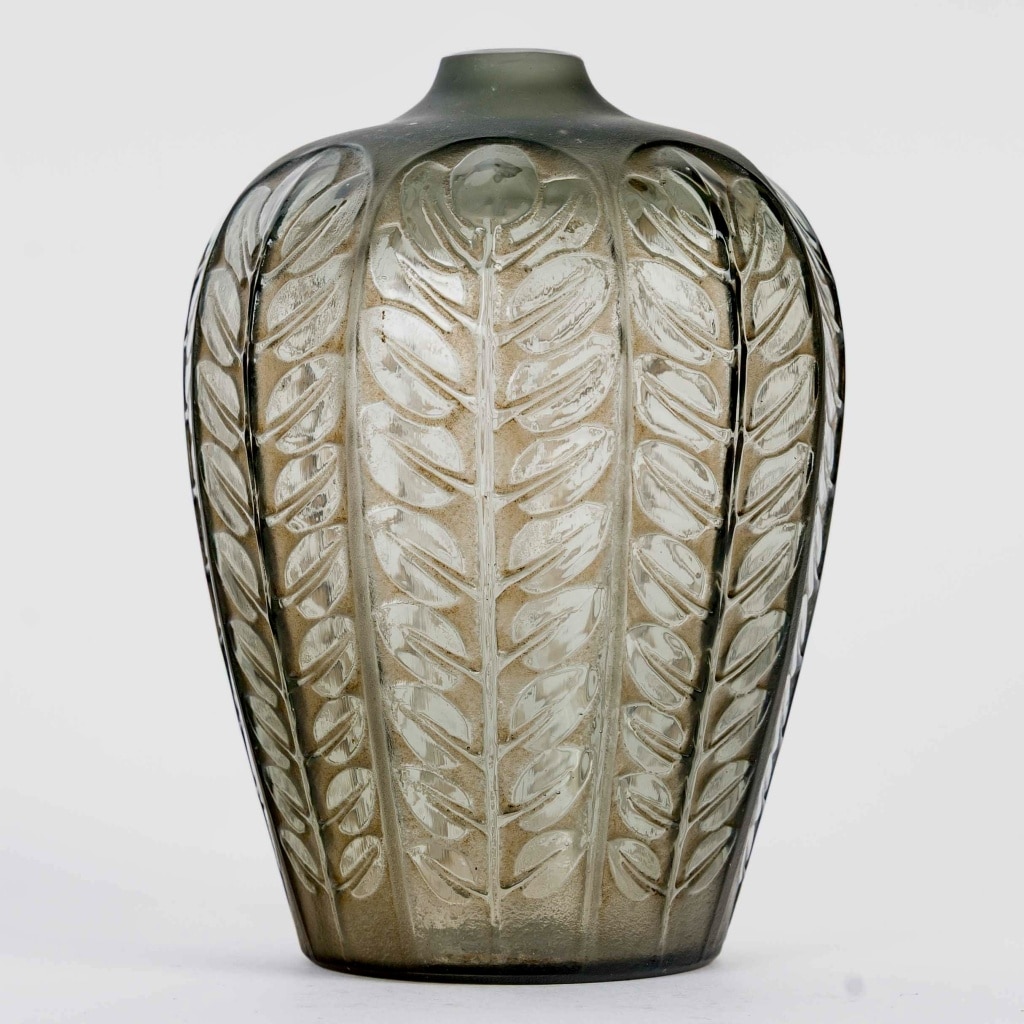 Vase « Tournai » verre gris fumé patiné sépia de René LALIQUE 5